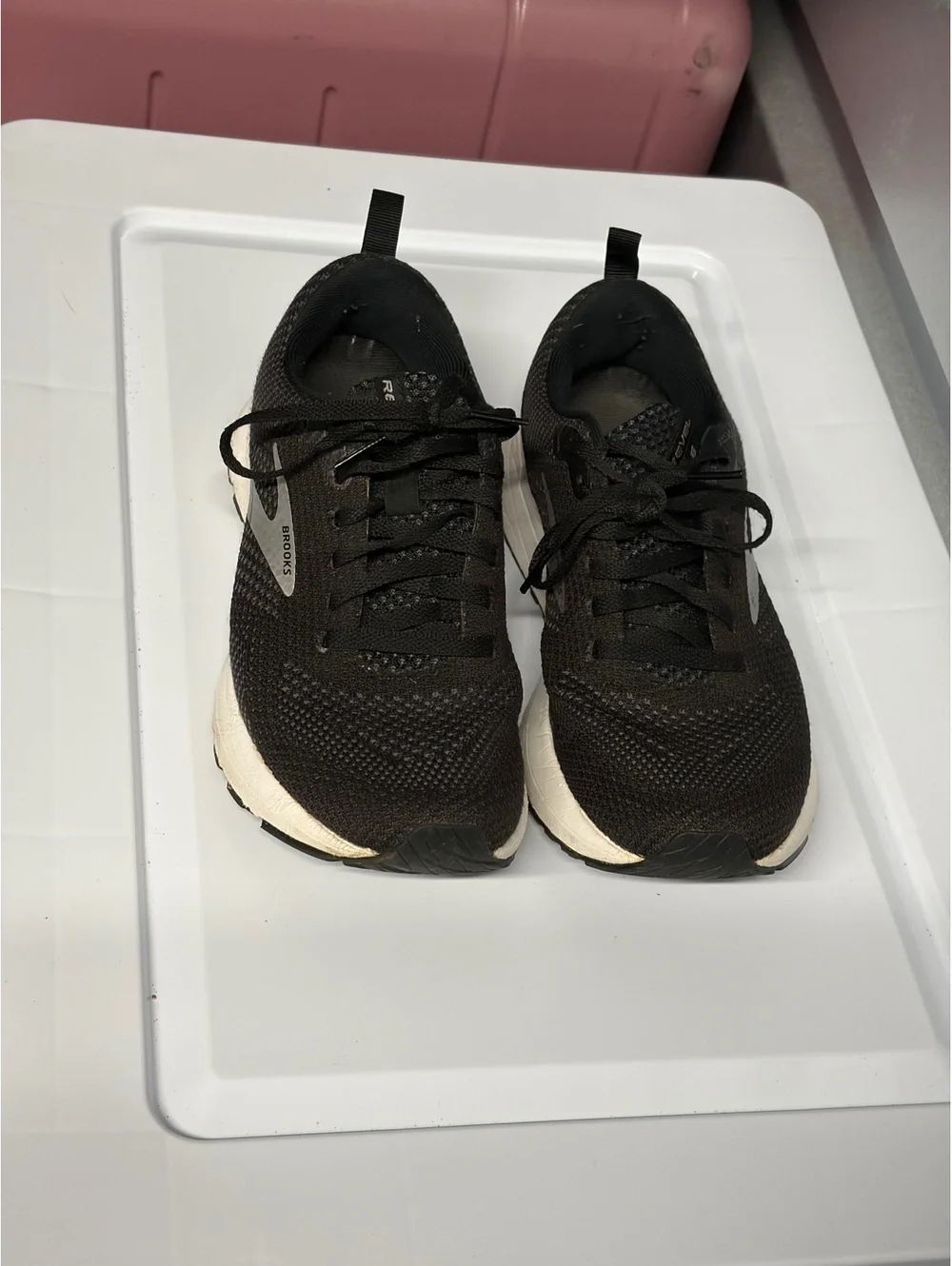 Brooks Revel 5 Black and White Running Shoes Size 7.5